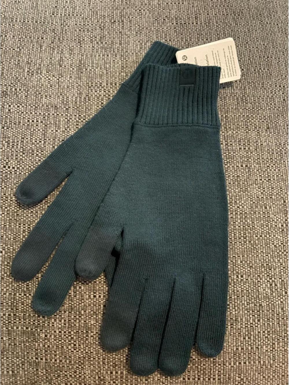NWT Lululemon Warm Revelation Gloves  - XL